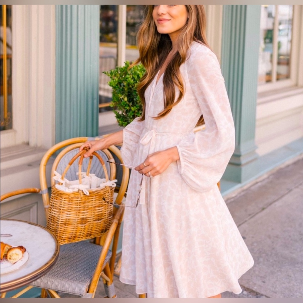 Gal Meets Glam Esther Dress Ivory BRAND NEW WITH TAGS size 6.